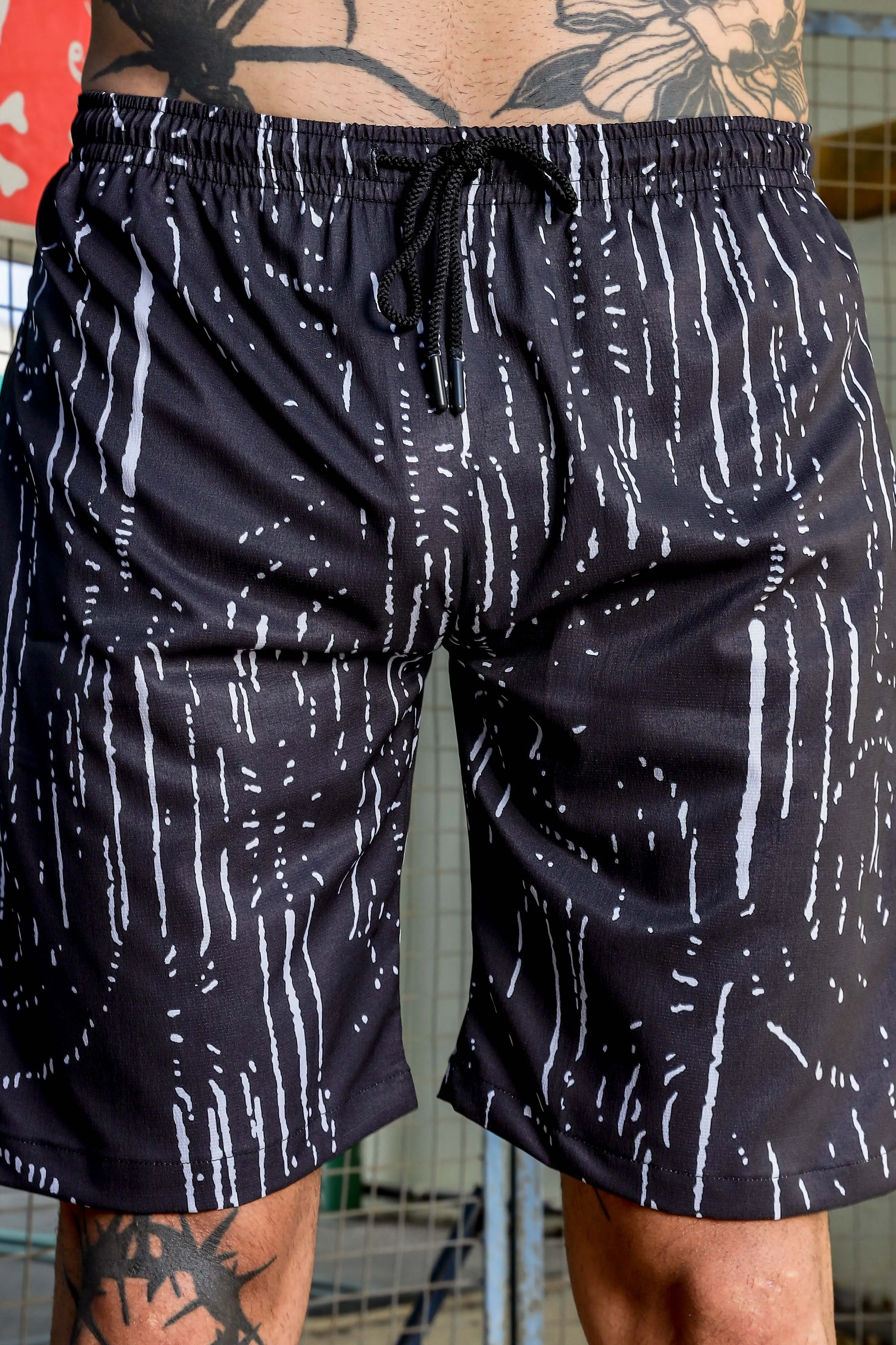 Black Geometric Print Textured Fabric Relaxed Fit Shorts
