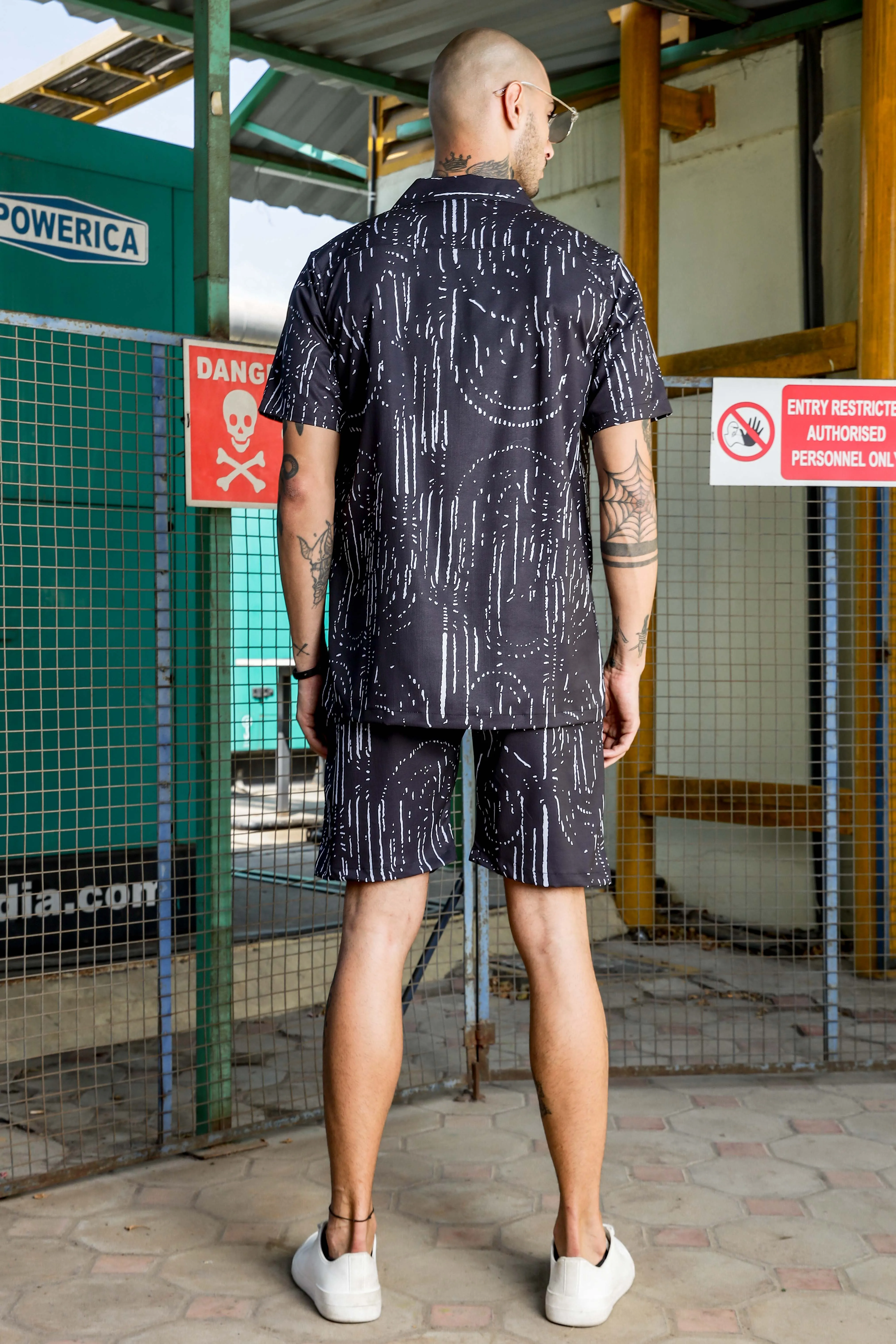 Black Geometric Print Textured Fabric Relaxed Fit Shorts