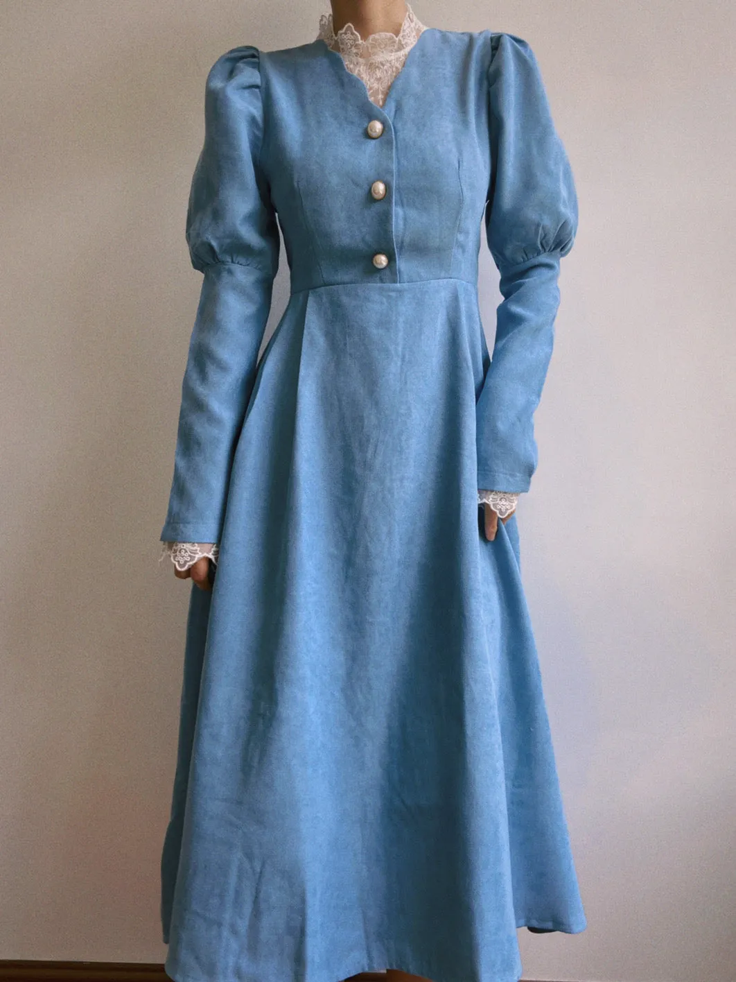 Lace Lamb Sleeve Midi Dress