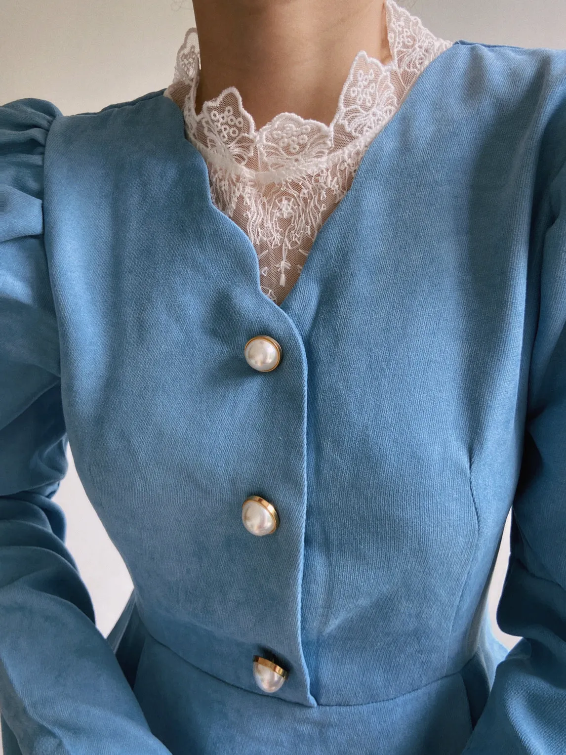 Lace Lamb Sleeve Midi Dress